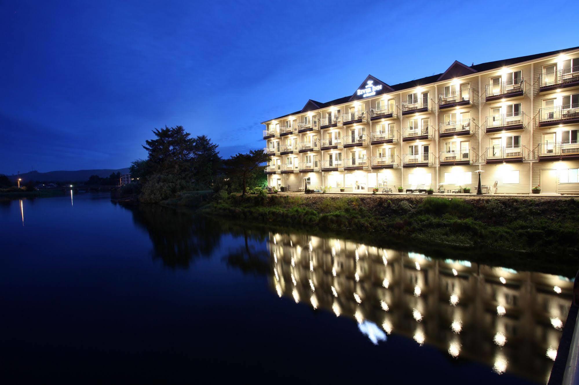 River Inn At Seaside Buitenkant foto